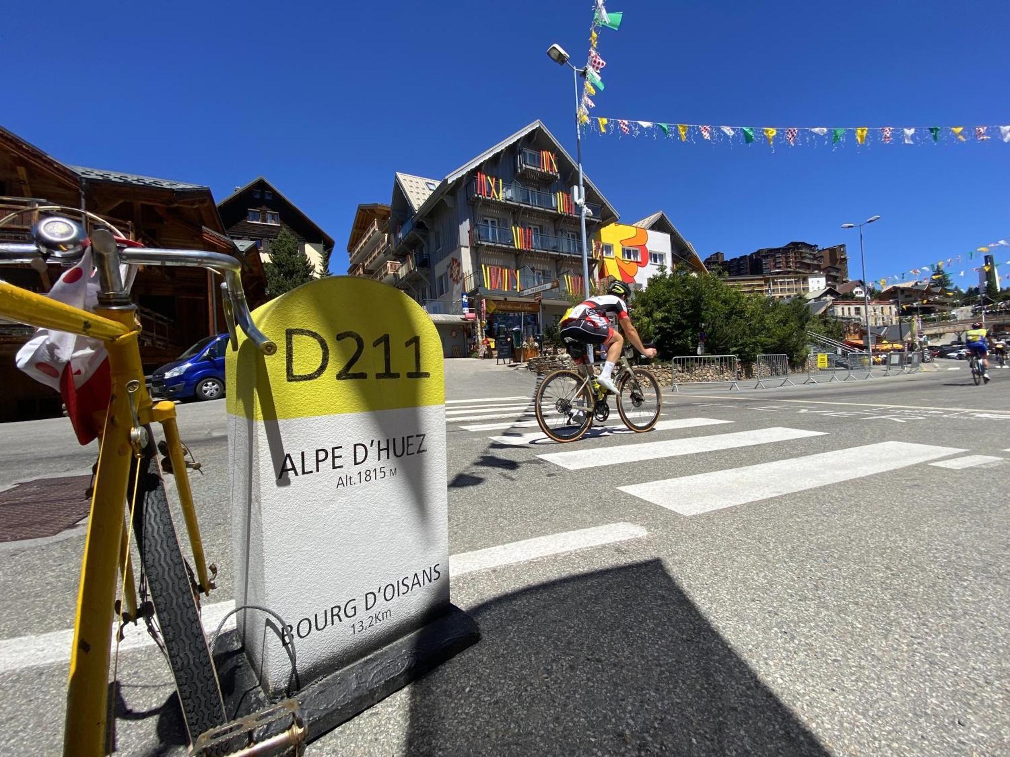 Popalp Hotell Alpe d'Huez Exteriör bild